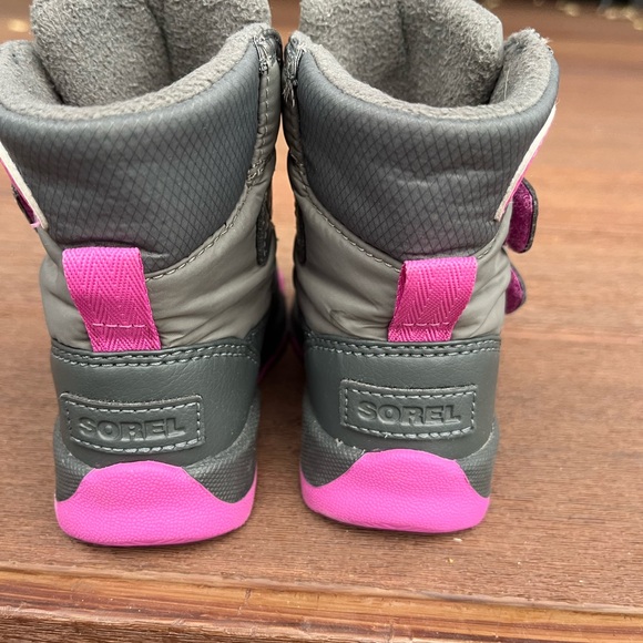 Sorel Whitney II Strap Toddler Boots size 6 - Picture 3 of 7